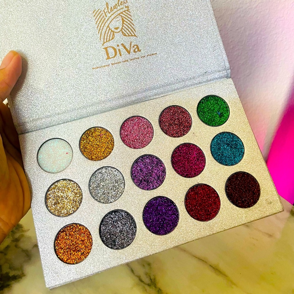 Eye shadow palette